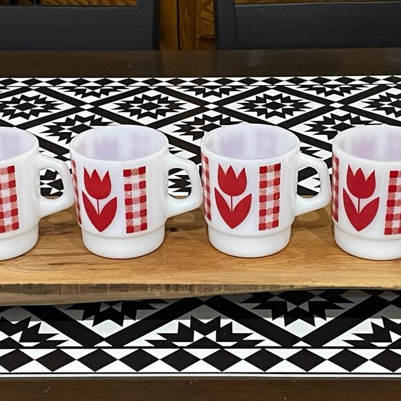 Vintage Termocrisa Red Tulip Milk Glass D handle Stackable Mug Set of 4 - Picture 2 of 7